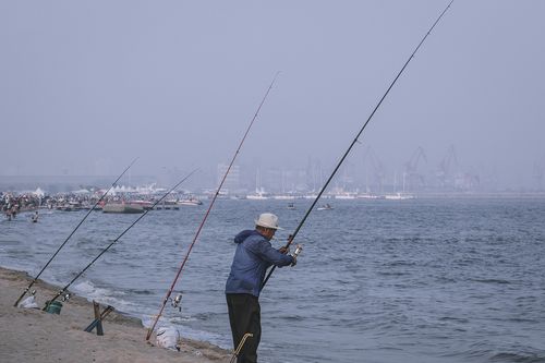 海边钓鱼如何拍照，海边钓鱼如何拍照图片？