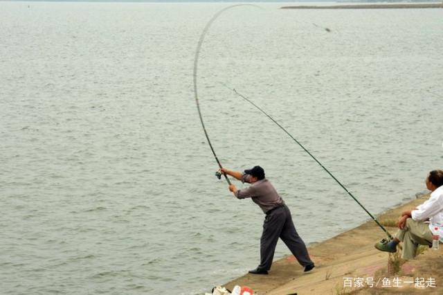 如何在河里面钓鱼钓鱼竿，如何在河里面钓鱼钓鱼竿呢