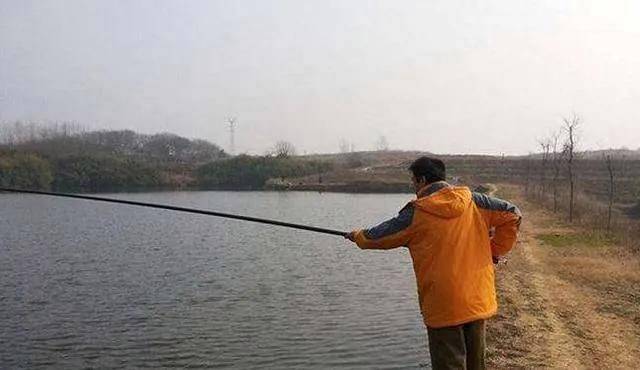 冬天如何野河钓鱼，冬天野河钓鱼技巧？