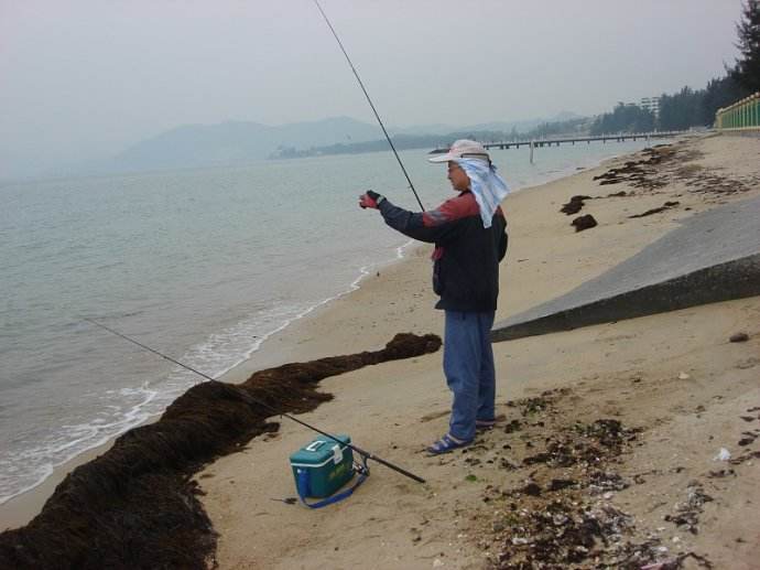 沙滩上如何钓鱼，沙滩钓鱼技巧视频教程
