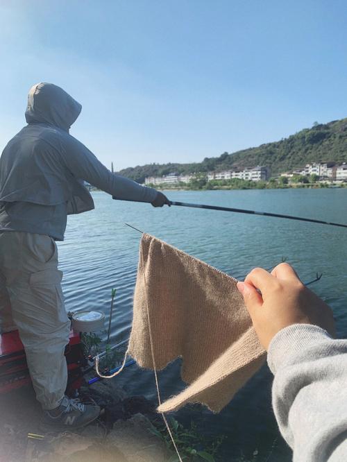 如何和爱钓鱼男生，怎么和钓鱼人聊天？